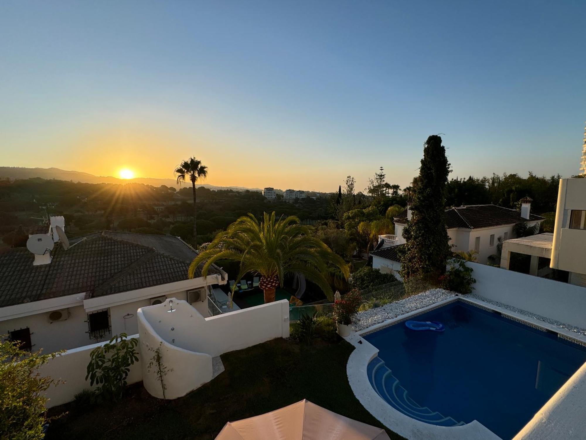 Aurora Boutique House - Only Adults Bed & Breakfast Marbella Bagian luar foto