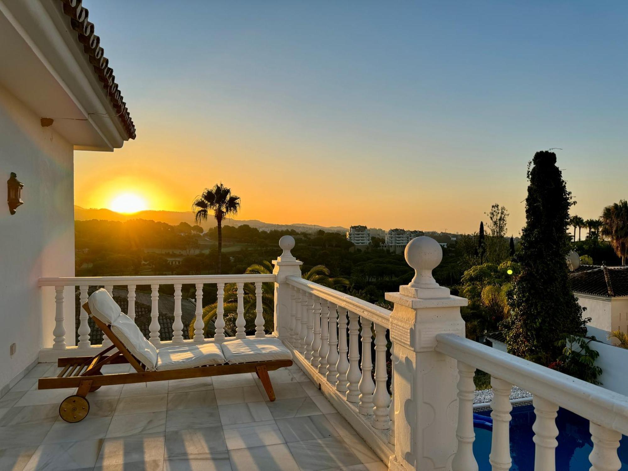 Aurora Boutique House - Only Adults Bed & Breakfast Marbella Bagian luar foto