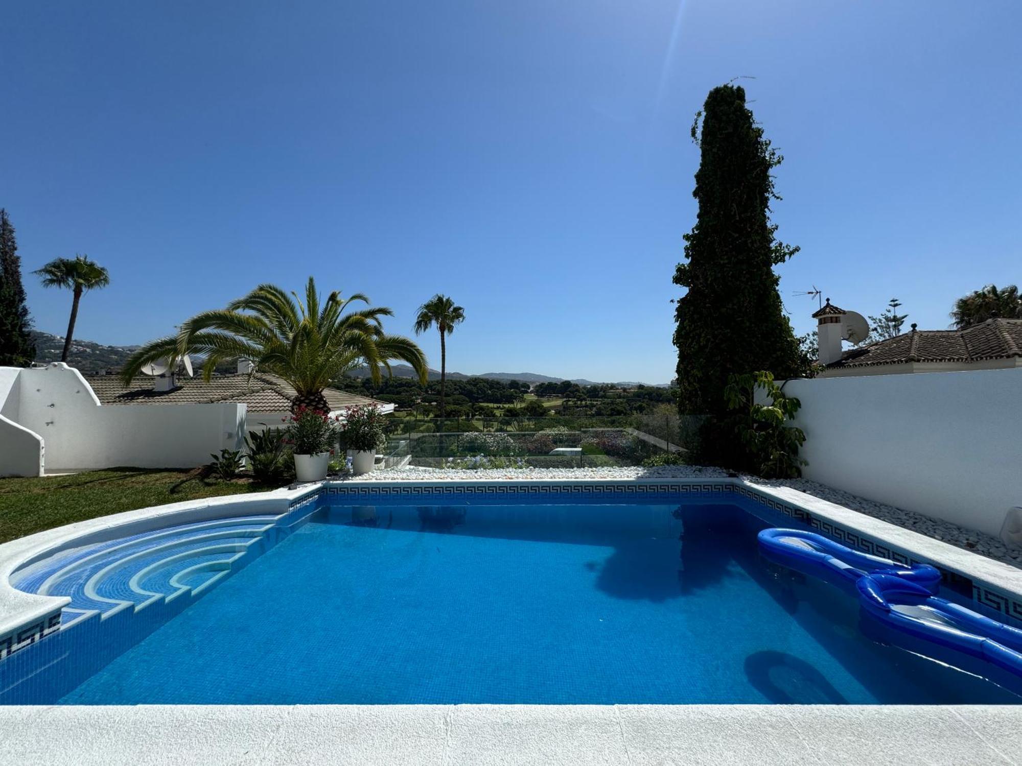 Aurora Boutique House - Only Adults Bed & Breakfast Marbella Bagian luar foto