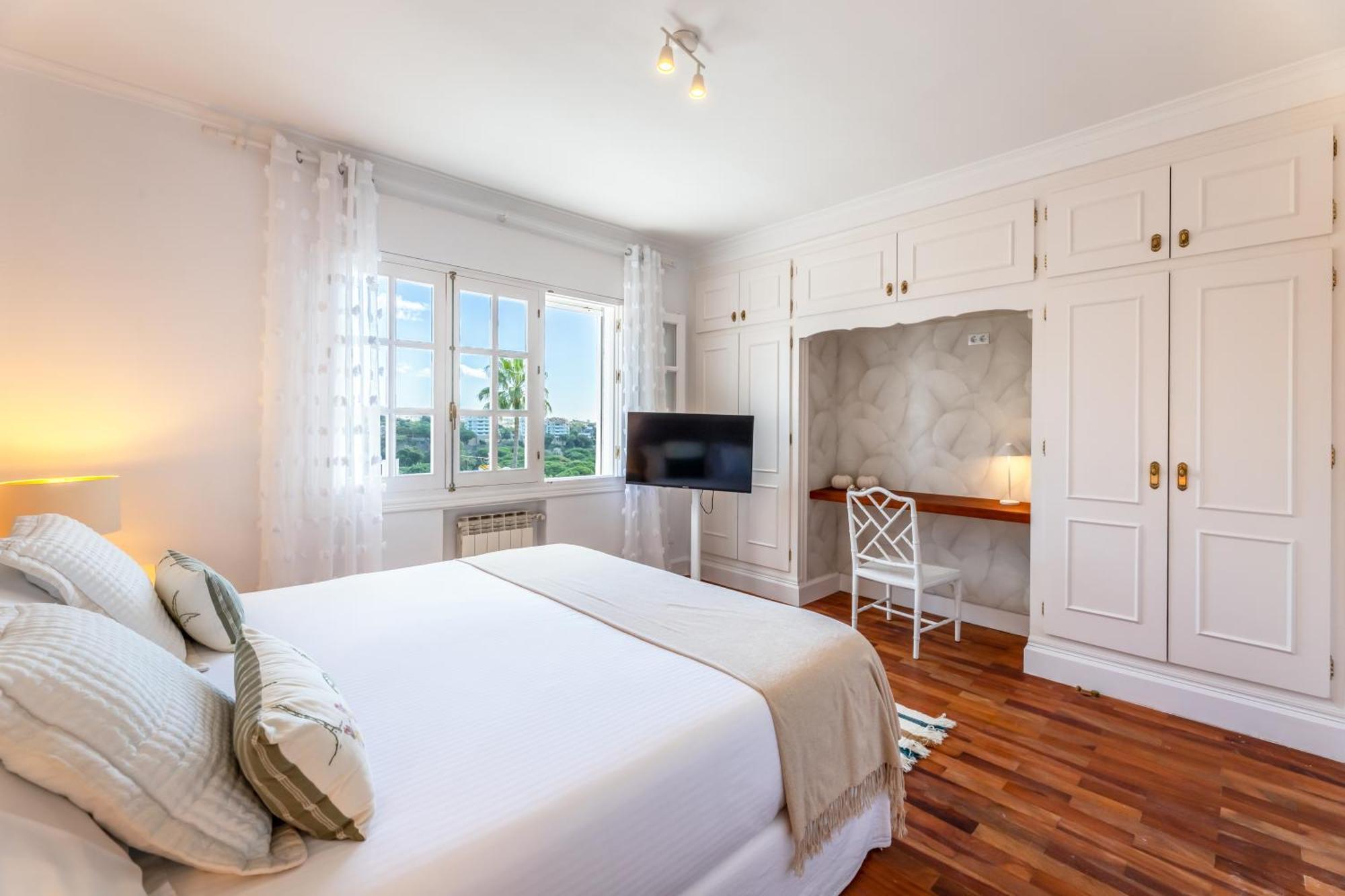 Aurora Boutique House - Only Adults Bed & Breakfast Marbella Bagian luar foto