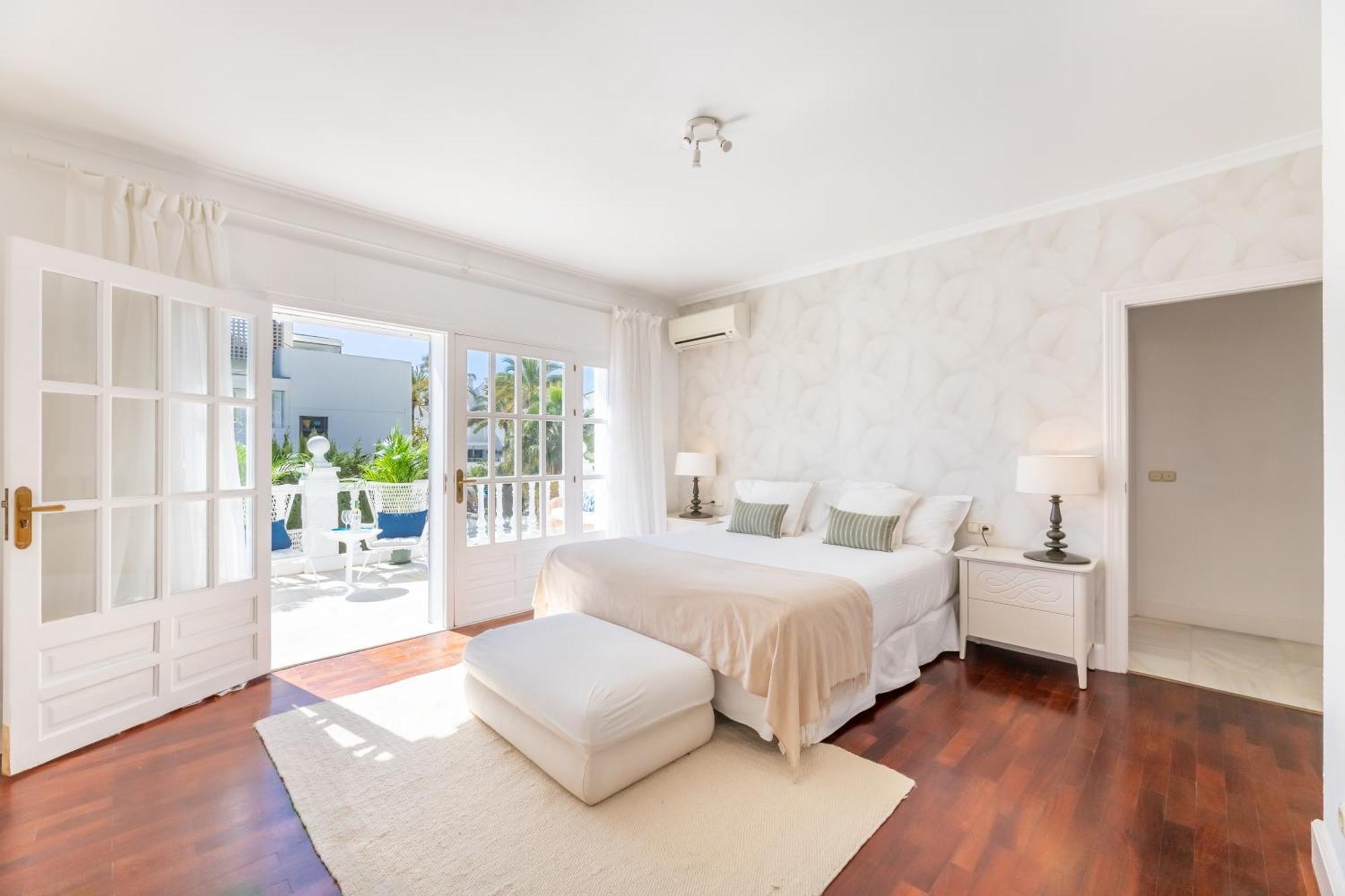 Aurora Boutique House - Only Adults Bed & Breakfast Marbella Bagian luar foto