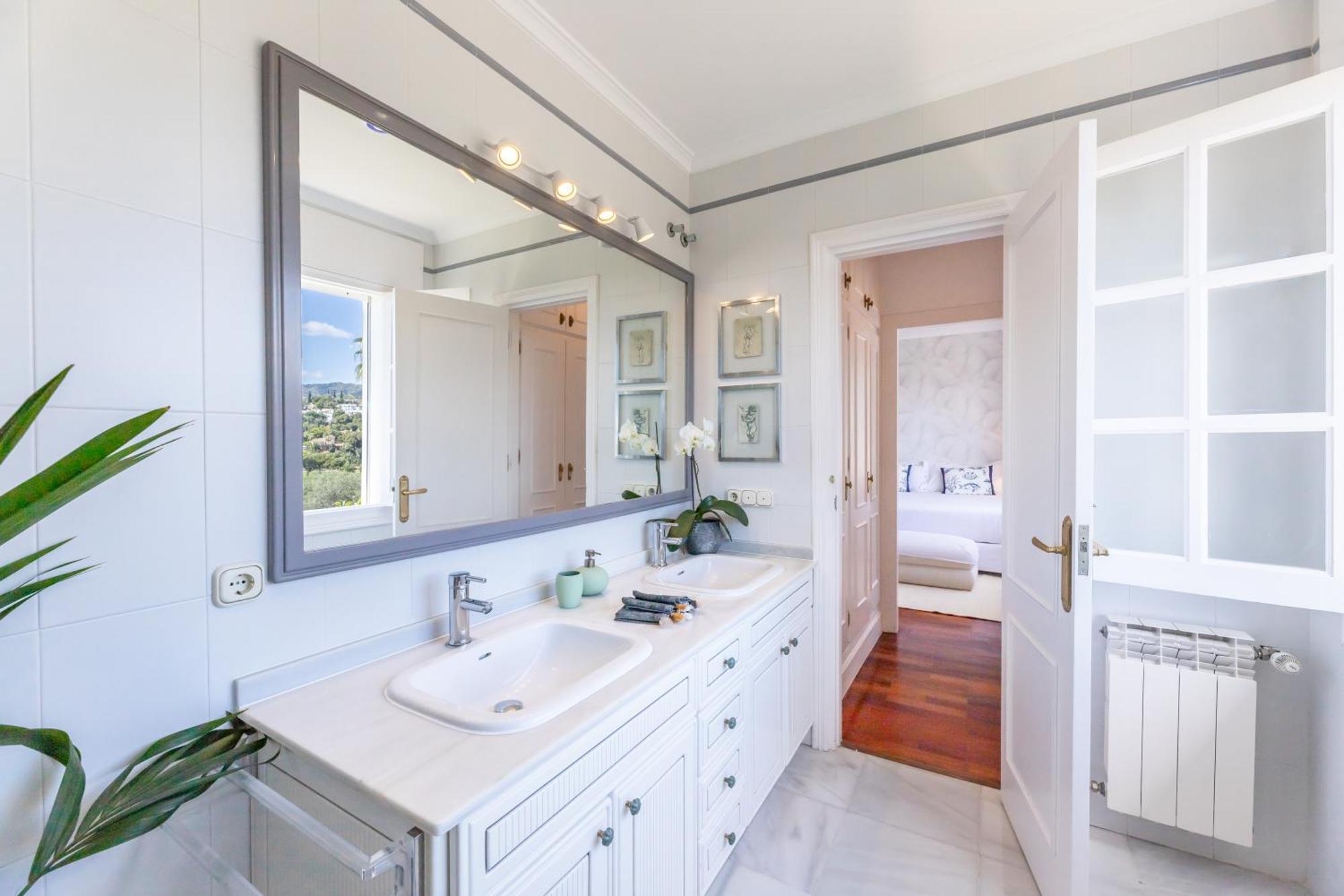 Aurora Boutique House - Only Adults Bed & Breakfast Marbella Bagian luar foto
