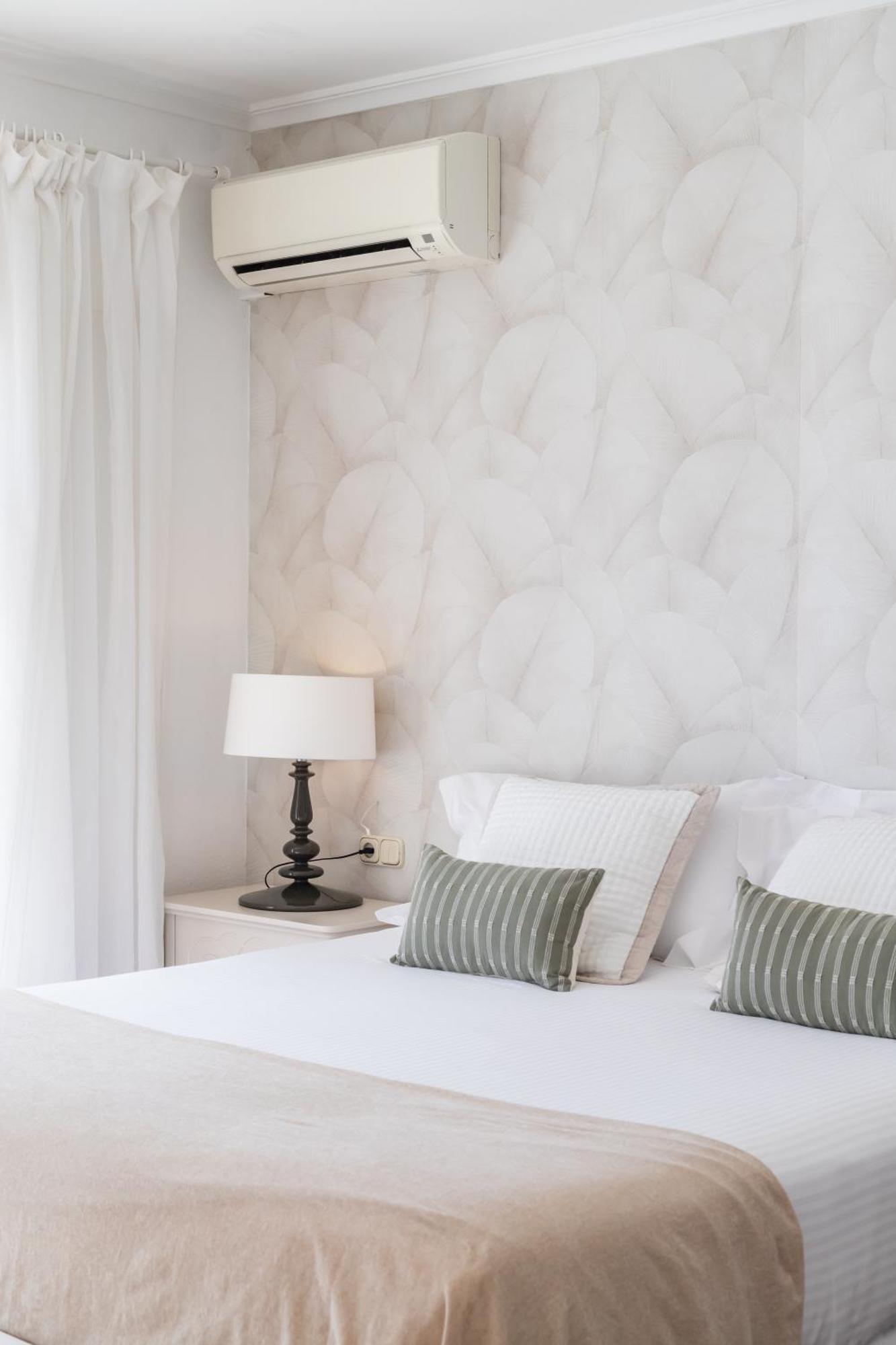 Aurora Boutique House - Only Adults Bed & Breakfast Marbella Bagian luar foto