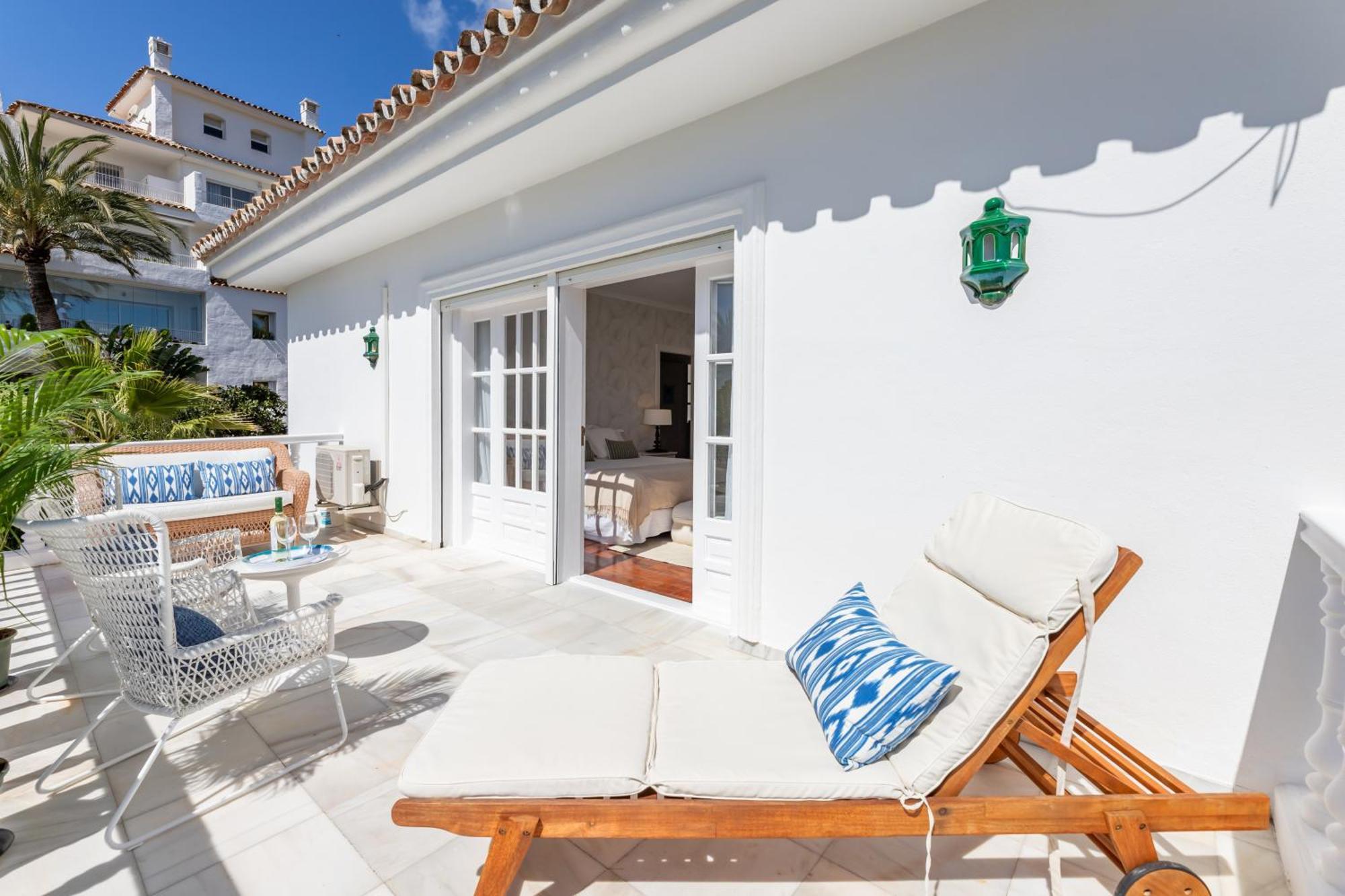 Aurora Boutique House - Only Adults Bed & Breakfast Marbella Bagian luar foto