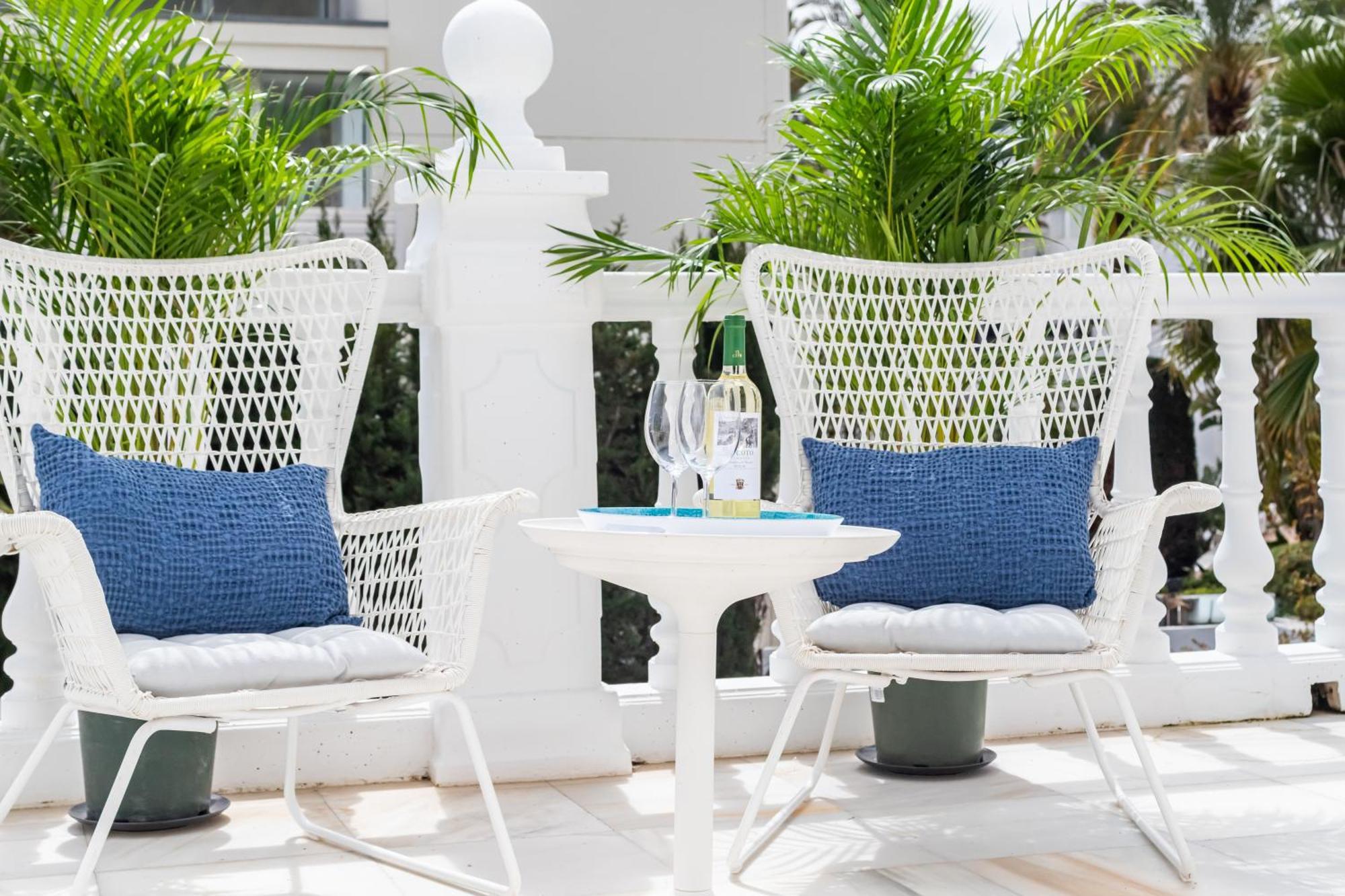 Aurora Boutique House - Only Adults Bed & Breakfast Marbella Bagian luar foto